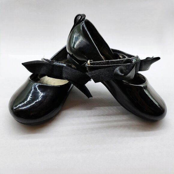 Girls MaryJane Shoes In Faux Patent Black - Picture 1 of 10